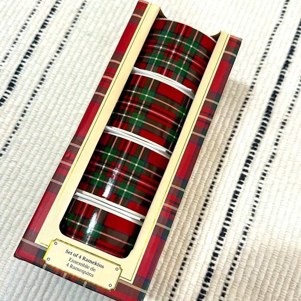 NEW BakeShop CHRISTMAS Ramekin Set/4